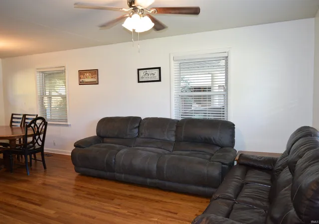 Photo 3 of Manufactured home for sale at 5009 Elmhurst Dr, Evansville, IN 47711 | MLS# 202641415 | Listing updated on 2026-10-10
