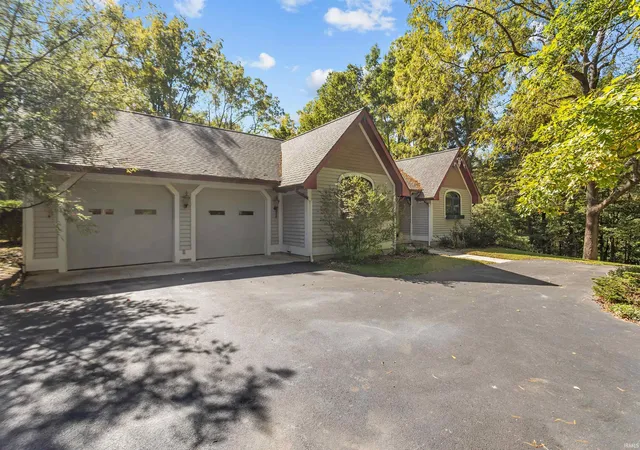 Photo 3 of Sale Pending at 8327 W 00 Ns, Kokomo, IN 46901 | MLS# 202641427 | Listing updated on 2026-10-09