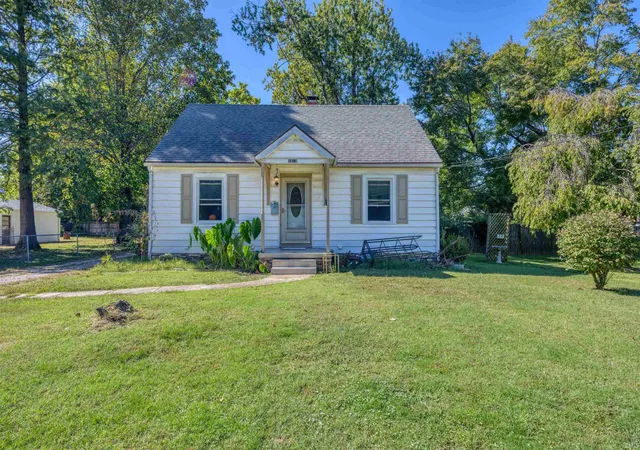 Photo 1 of Sale Pending at 1913 Hicks Dr, Evansville, IN 47714 | MLS# 202641437 | Listing updated on 2026-10-10