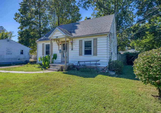 Photo 2 of Sale Pending at 1913 Hicks Dr, Evansville, IN 47714 | MLS# 202641437 | Listing updated on 2026-10-10