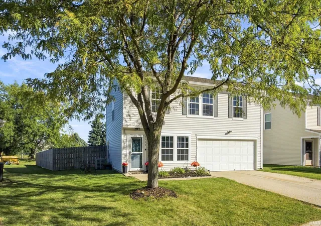 Photo 3 of Sale Pending at 2990 Peebleshire Ln, Lafayette, IN 47909 | MLS# 202641487 | Listing updated on 2026-10-12