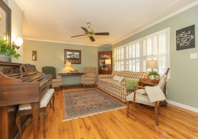 Photo 2 of Sale Pending at 2228 Dusseldorf Dr, Evansville, IN 47711 | MLS# 202641497 | Listing updated on 2026-10-09
