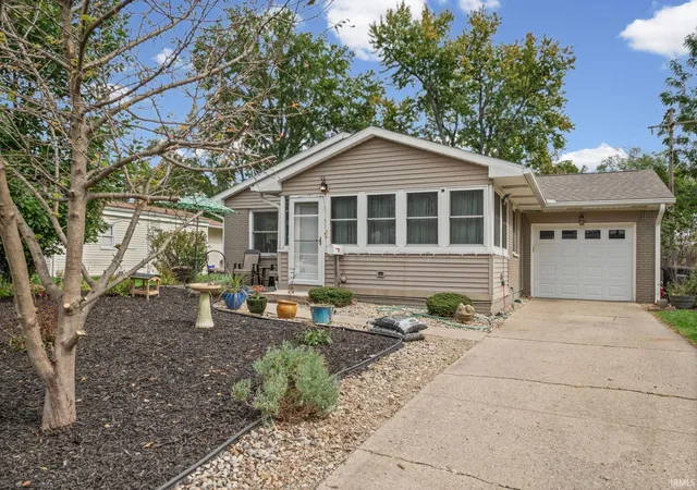 Photo 2 of Sale Pending at 2525 Lafayette Dr, Lafayette, IN 47909 | MLS# 202641526 | Listing updated on 2026-10-19