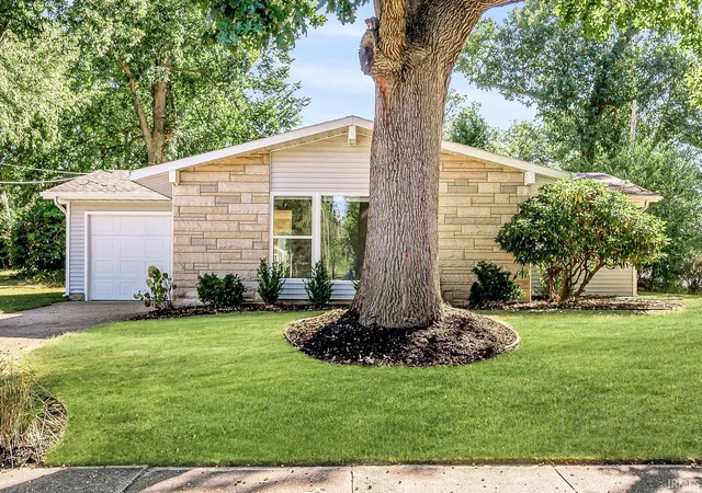 Photo 2 of Sale Pending at 714 N Jacob St, South Bend, IN 46617 | MLS# 202641531 | Listing updated on 2026-10-22