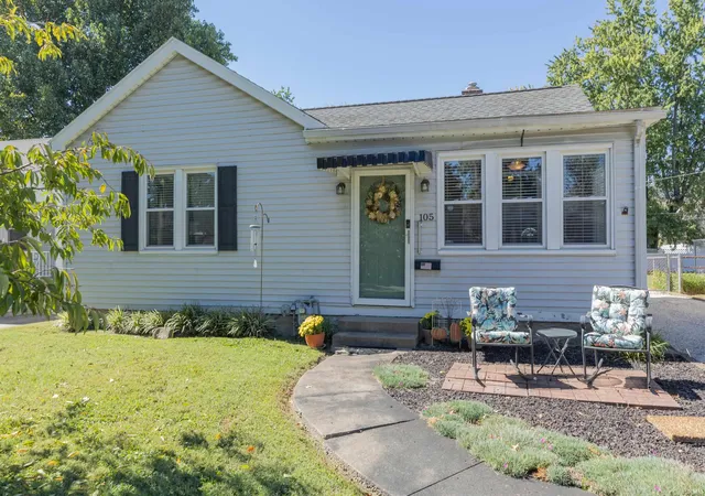 Manufactured home for sale at 105 S Fairlawn Ave, Evansville, IN 47714 | MLS# 202641551