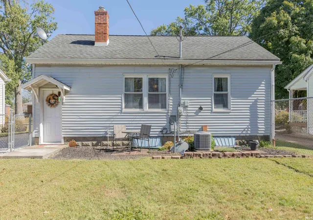Photo 21 of Manufactured home for sale at 105 S Fairlawn Ave, Evansville, IN 47714 | MLS# 202641551 | Listing updated on 2026-10-07