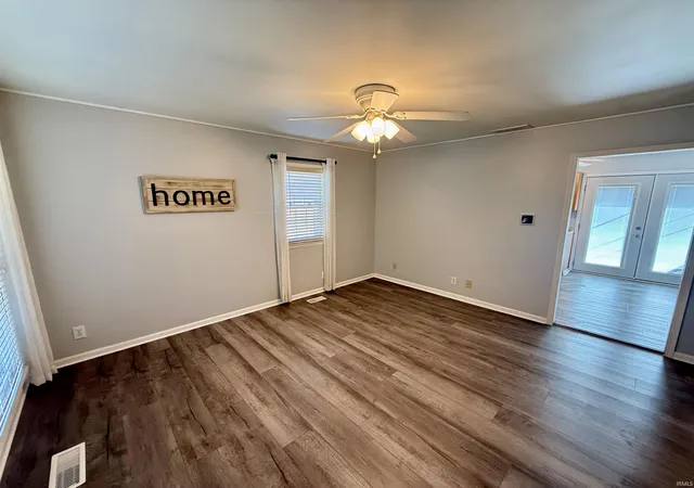 Photo 3 of Sale Pending at 1313 N Saint James Blvd, Evansville, IN 47711 | MLS# 202641554 | Listing updated on 2026-10-09