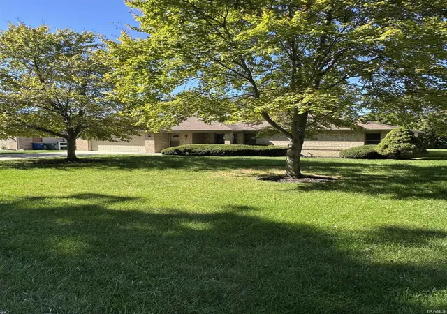 Photo 2 of Sale Pending at 903 N Bittersweet Ln, Muncie, IN 47304 | MLS# 202641559 | Listing updated on 2026-10-11