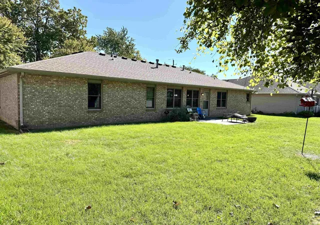 Photo 3 of Sale Pending at 903 N Bittersweet Ln, Muncie, IN 47304 | MLS# 202641559 | Listing updated on 2026-10-11