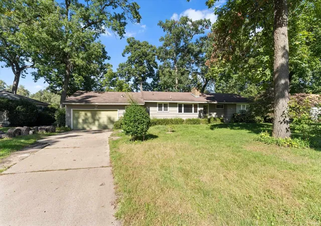 Photo 2 of Manufactured home for sale at 19065 Oakmont N Dr, South Bend, IN 46637 | MLS# 202641560 | Listing updated on 2026-10-22