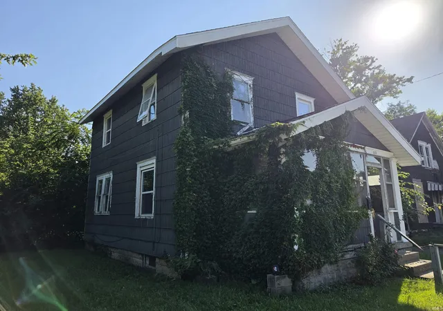 Photo 2 of Manufactured home for sale at 1212 California Ave, South Bend, IN 46628 | MLS# 202641568 | Listing updated on 2026-10-23