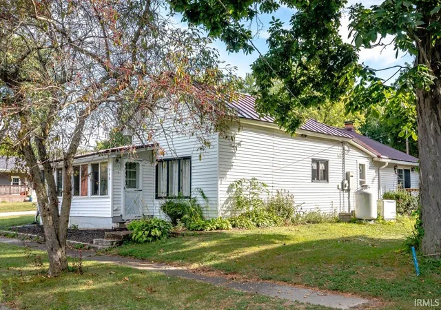 Photo 2 of Manufactured home for sale at 548 N Grover St, Warren, IN 46792 | MLS# 202641570 | Listing updated on 2026-10-20