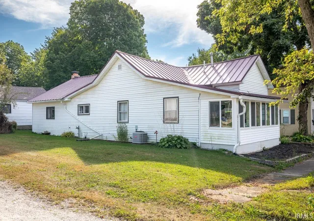 Photo 3 of Manufactured home for sale at 548 N Grover St, Warren, IN 46792 | MLS# 202641570 | Listing updated on 2026-10-20