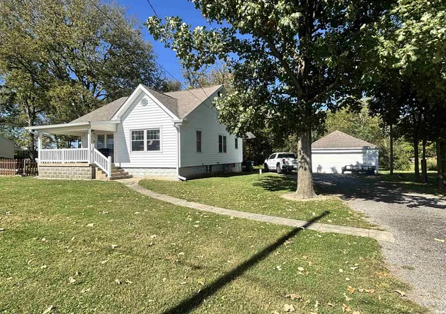 Photo 3 of Single family home for sale at 918 E County Rd 500 S, Muncie, IN 47302 | MLS# 202641583 | Listing updated on 2026-10-07