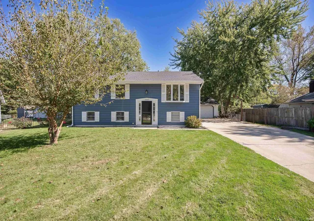 Photo 1 of Manufactured home for sale at 2304 Renior Ct, Kokomo, IN 46902 | MLS# 202641584 | Listing updated on 2026-10-20