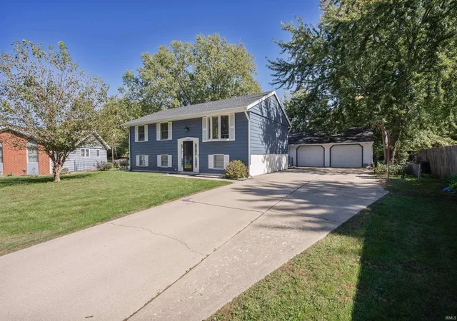 Photo 2 of Manufactured home for sale at 2304 Renior Ct, Kokomo, IN 46902 | MLS# 202641584 | Listing updated on 2026-10-20