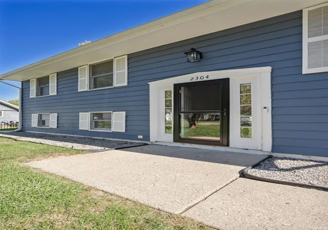 Photo 3 of Manufactured home for sale at 2304 Renior Ct, Kokomo, IN 46902 | MLS# 202641584 | Listing updated on 2026-10-20