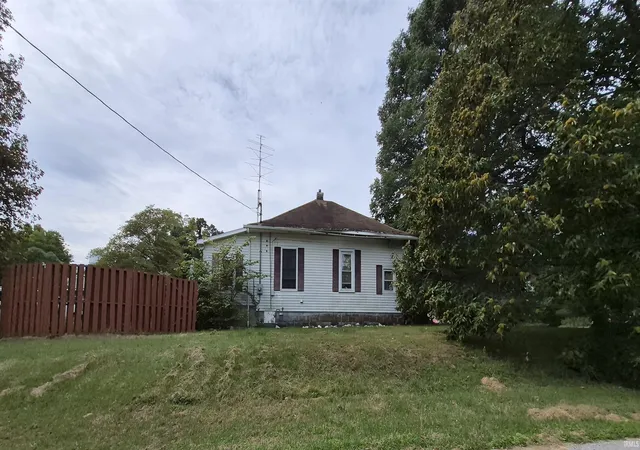 Photo 2 of Manufactured home for sale at 110 N Turman St, Carlisle, IN 47838 | MLS# 202641589 | Listing updated on 2026-10-07