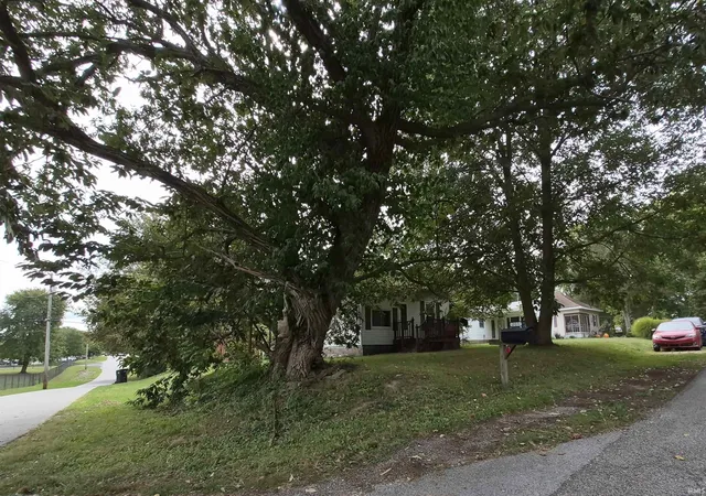 Photo 3 of Manufactured home for sale at 110 N Turman St, Carlisle, IN 47838 | MLS# 202641589 | Listing updated on 2026-10-07
