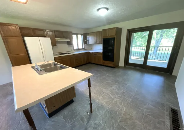 Photo 3 of Manufactured home for sale at 3333 Patricksburg Rd, Spencer, IN 47460 | MLS# 202641618 | Listing updated on 2026-10-19