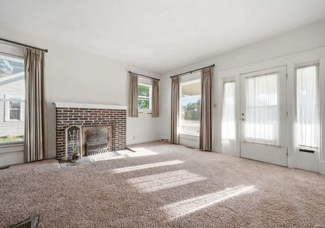 Photo 2 of Manufactured home for sale at 322 S Jefferson St, Hartford City, IN 47348 | MLS# 202641623 | Listing updated on 2026-10-07