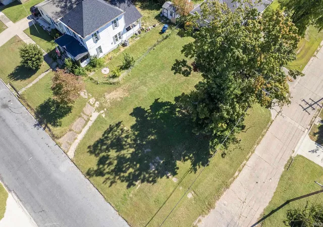 Photo 2 of Sale Pending at 131 W 2nd Street, Mount Carmel, IL 62863 | MLS# 202641630 | Listing updated on 2026-10-12
