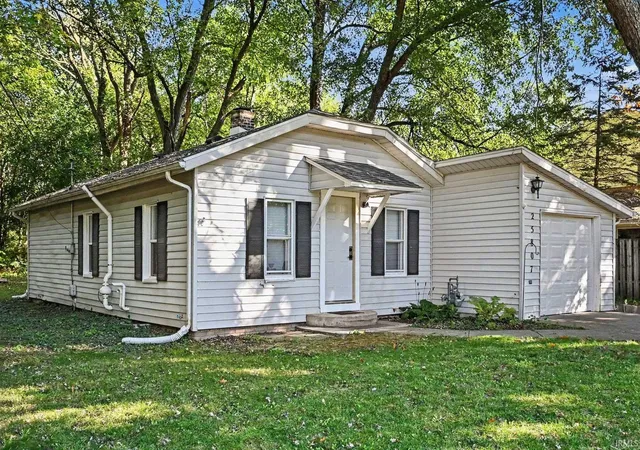Manufactured home for sale at 25807 Coolidge Ave, Elkhart, IN 46517 | MLS# 202641670