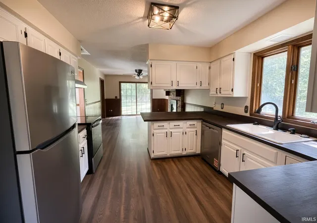 Photo 2 of Sale Pending at 5834 Bayer Dr, Evansville, IN 47712 | MLS# 202641693 | Listing updated on 2026-10-11