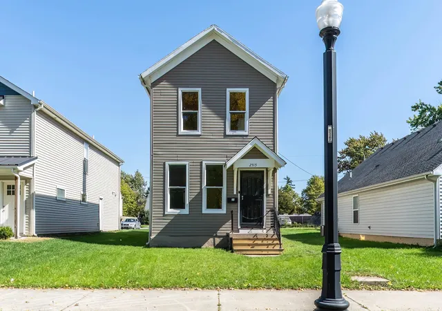 Manufactured home for sale at 2515 S Hanna St, Fort Wayne, IN 46803 | MLS# 202641697