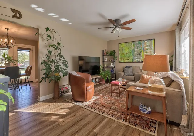 Photo 3 of Manufactured home for sale at 5209 Cunningham Dr, Evansville, IN 47711 | MLS# 202641730 | Listing updated on 2026-10-08