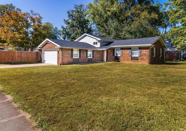 Photo 2 of Manufactured home for sale at 217 S Royal Ave, Evansville, IN 47715 | MLS# 202641733 | Listing updated on 2026-10-15