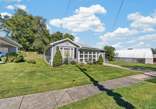 Photo 3 of Sale Pending at 528 E 5th Street, Mount Carmel, IL 62863 | MLS# 202641741 | Listing updated on 2026-10-12