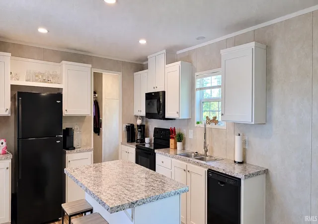 Photo 3 of Manufactured home for sale at 4391 E County Rd 900 N, Shelburn, IN 47879 | MLS# 202641744 | Listing updated on 2026-10-19