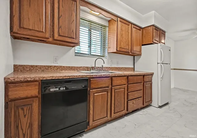 Photo 2 of Manufactured home for sale at 19401 Haviland Dr, South Bend, IN 46637 | MLS# 202641759 | Listing updated on 2026-10-12
