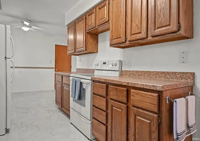 Photo 3 of Manufactured home for sale at 19401 Haviland Dr, South Bend, IN 46637 | MLS# 202641759 | Listing updated on 2026-10-12