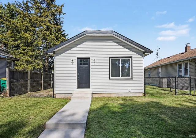 Manufactured home for sale at 812 W Marion St, Mishawaka, IN 46545 | MLS# 202641766