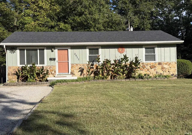 Manufactured home for sale at 2612 Hawthorne Ave, Evansville, IN 47714 | MLS# 202641788