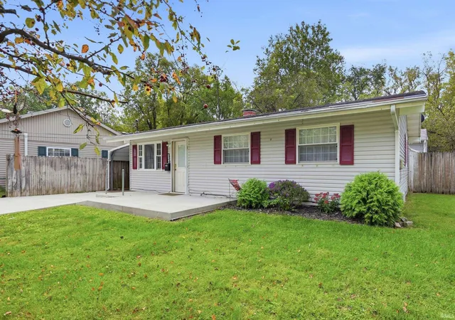 Photo 2 of Sale Pending at 2501 W Oliver Dr, Muncie, IN 47302 | MLS# 202641792 | Listing updated on 2026-10-23