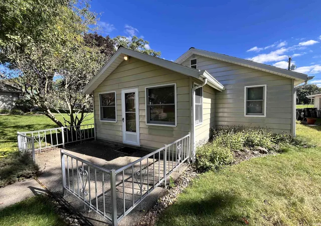 Photo 1 of Sale Pending at 12691 N Rainey Rd, Syracuse, IN 46567 | MLS# 202641795 | Listing updated on 2026-10-13