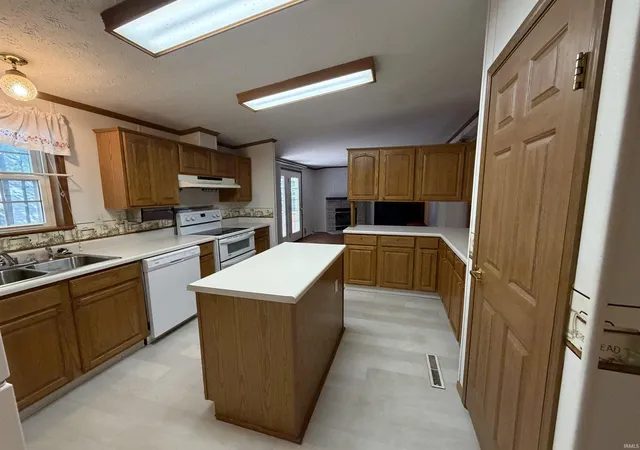 Photo 4 of Manufactured home for sale at 746 Bobtail Ct, Peru, IN 46970 | MLS# 202641806 | Listing updated on 2026-10-26