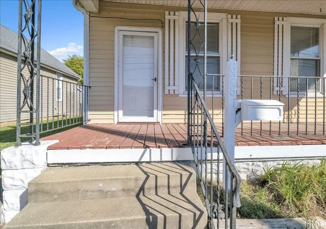Photo 3 of Manufactured home for sale at 628 Maxwell Ave, Evansville, IN 47711 | MLS# 202641809 | Listing updated on 2026-10-08