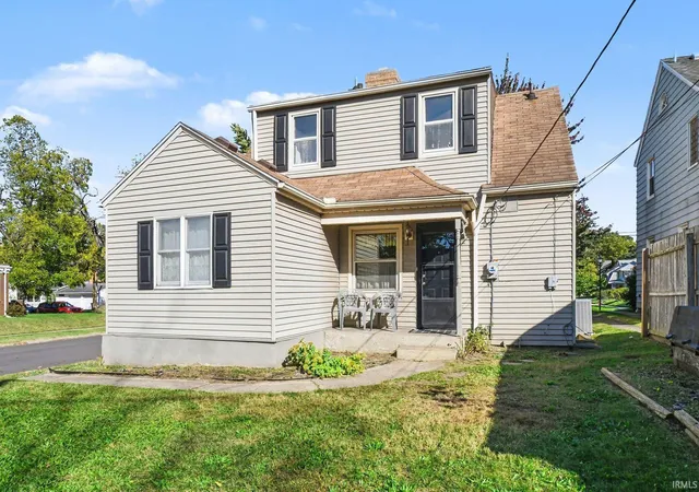 Photo 2 of Single family home for sale at 1321 Leeper Ave, South Bend, IN 46617 | MLS# 202641813 | Listing updated on 2026-10-12