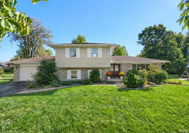 Photo 1 of Sale Pending at 1405 Honey Ln, Kokomo, IN 46902 | MLS# 202641820 | Listing updated on 2026-10-19