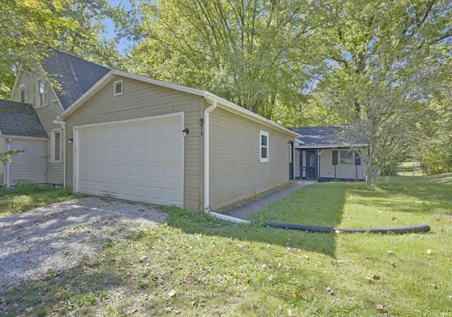 Photo 2 of Manufactured home for sale at 809 S Bosse Ave, Evansville, IN 47712 | MLS# 202641844 | Listing updated on 2026-10-08