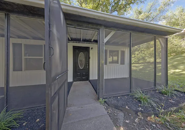 Photo 3 of Manufactured home for sale at 809 S Bosse Ave, Evansville, IN 47712 | MLS# 202641844 | Listing updated on 2026-10-08