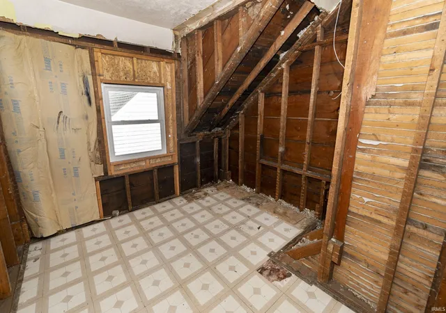 Photo 3 of Sale Pending at 1218 Huey St, South Bend, IN 46628 | MLS# 202641848 | Listing updated on 2026-10-21