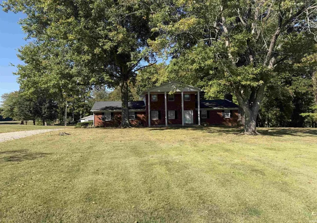 Single family home for sale at 5920 Tracy Dallas Ln, Mount Vernon, IN 47620 | MLS# 202641854