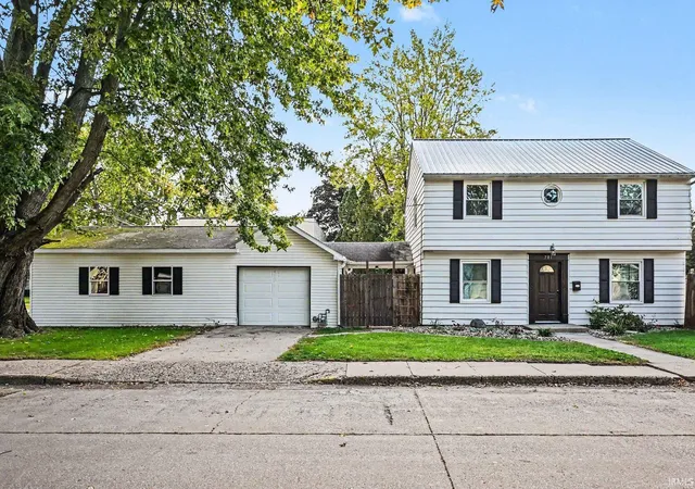 Manufactured home for sale at 701 N Elm St, Nappanee, IN 46550 | MLS# 202641881