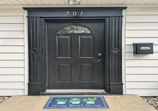 Photo 2 of Manufactured home for sale at 701 N Elm St, Nappanee, IN 46550 | MLS# 202641881 | Listing updated on 2026-10-22