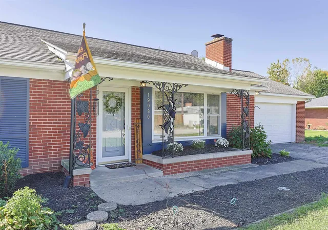 Photo 2 of Manufactured home for sale at 19080 Sundale Dr, South Bend, IN 46614 | MLS# 202641900 | Listing updated on 2026-10-21
